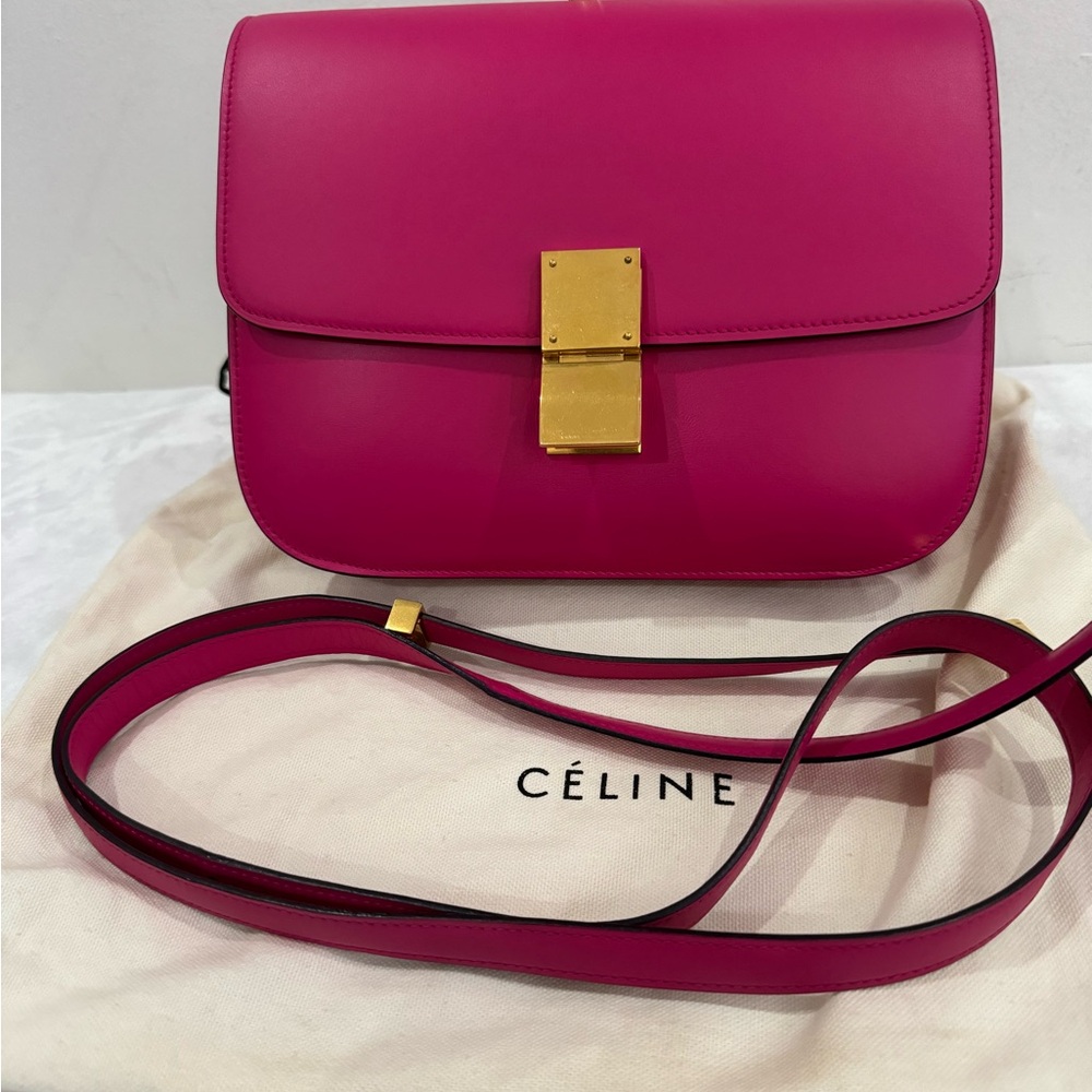 CELINE
Pink Box Leather Medium Classic Box Flap Bag (Pre-loved) with dust bag.